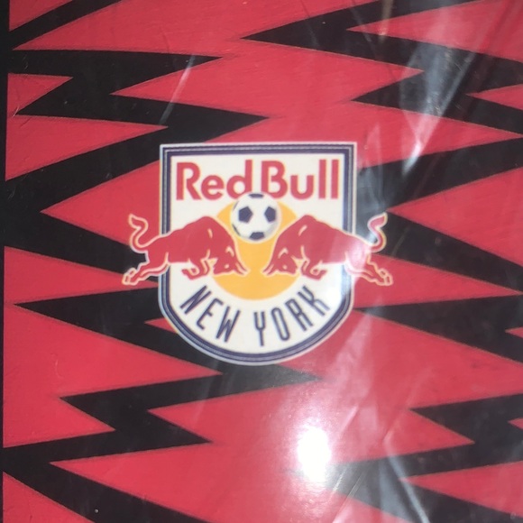 NEW-NY RED BULLS SOCCER TEAM OFFICIAL THROW BLANKET - Picture 1 of 6
